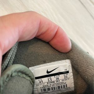 Nike Air Force 1 Sneakers